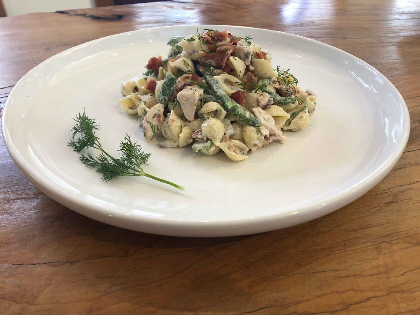 Salade de coquilles au poulet et bacon